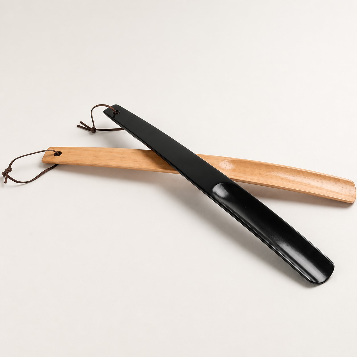 Hotel amenity collection Luxury Long Handle Wooden Shoe Horn for guest rooms, image 1