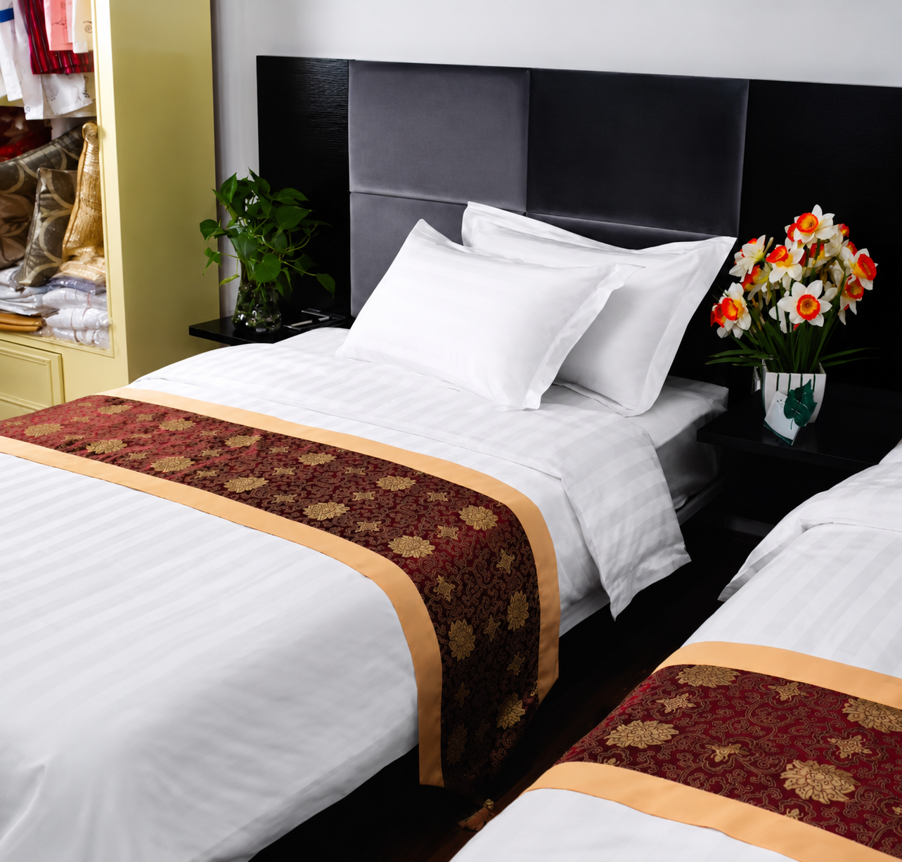 Linen Hotel king Size Bed Runner Brown product image