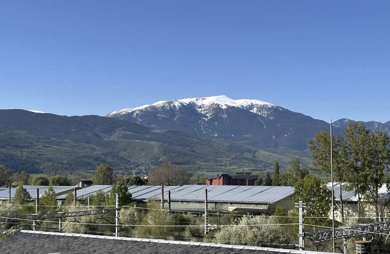 Edificio de uso mixto en venta en Puigcerda