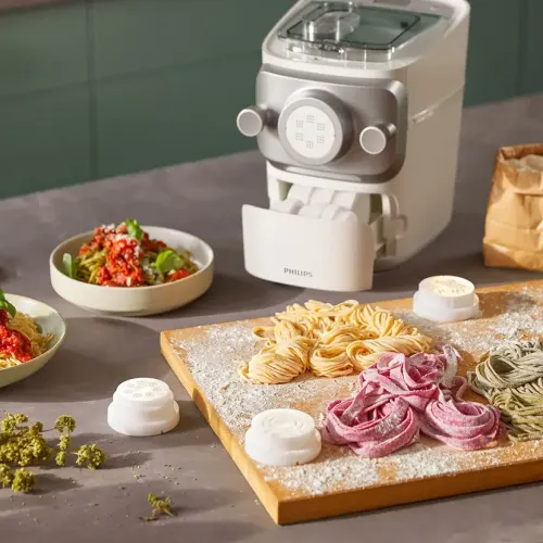 Pasta making machine