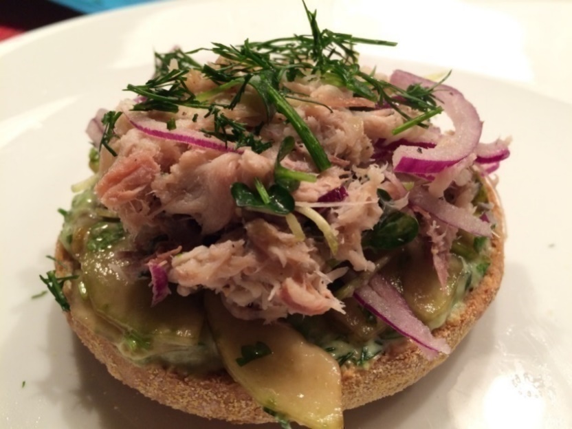 Makrelenbrot mit Avocado-Aufstrich