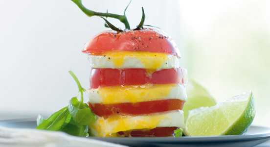 Tomaten-Mozzarella-Türmchen