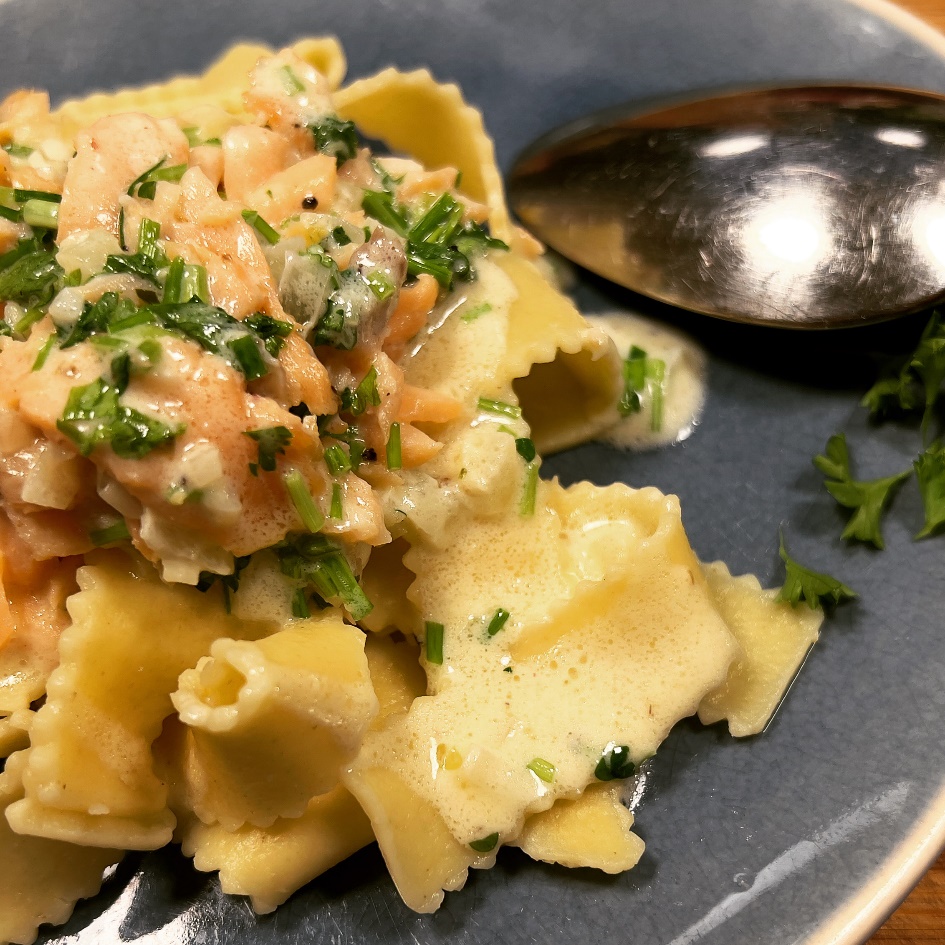 Linguini mit Wasabi-Sahne und Räucherlachs