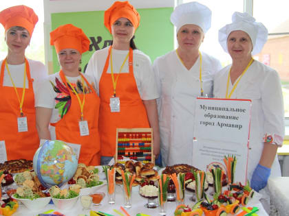 Лучшие школьные столовые состязались сегодня в очном этапе регионального тура Всероссийского конкурса на базе стародеревянковской пятой школы
