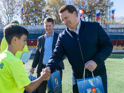 Мэр Сочи Алексей Копайгородский поздравил победителей Всероссийских соревнований юных футболистов «Кожаный мяч»