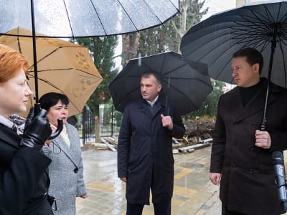 Глава Сочи Алексей Копайгородский проверил ход восстановления подпорной стены в детском саду микрорайона Блиново