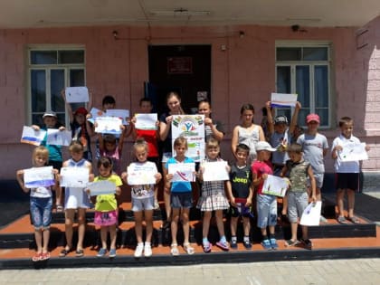 14.06.19г. сотрудники Дома культуры ст. Плоской для воспитанников школьного лагеря провели конкурс рисунков «С вредными привычками нам не по пути»