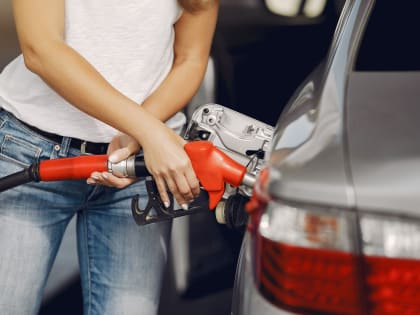 К отпуску пора запастись бензином: Россиян предупредили о растущем спросе на топливо