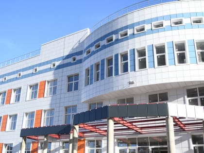 Евгений Наумов: Завершено строительство поликлиники в микрорайоне Гидростроителей