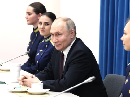 Президент России Владимир Путин посетил Краснодарское высшее военное училище им. Серова