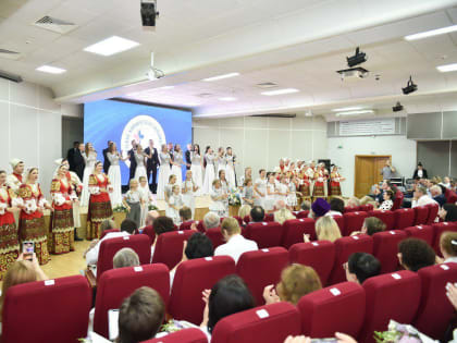 Евгений Наумов поздравил коллектив Краевой клинической больницы № 2 с 40-летием учреждения