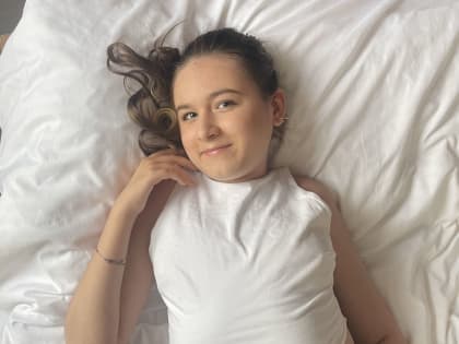 В Краснодарском крае двенадцатилетней Виолетте Потаповой нужно специальное кресло-коляска. Как помочь девочке?