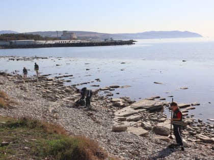 Черное море геленджичане поздравили эко-акцией