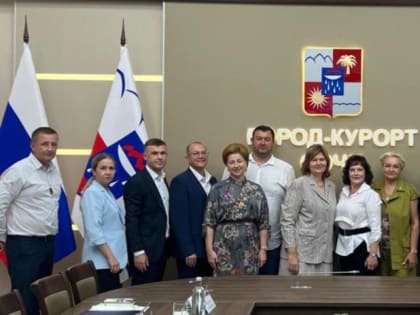 Депутаты Городского Собрания Сочи приняли участие в ряде встреч координатора федерального партийного проекта партии «Единая Россия» «Выбирай своё» Ирины Жуковской