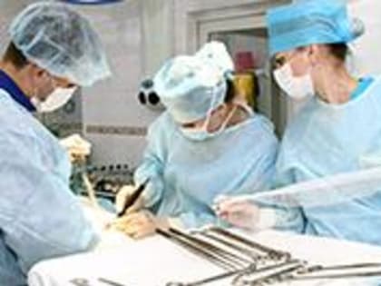 Онкологи провели уникальную операцию женщине с гемофилией