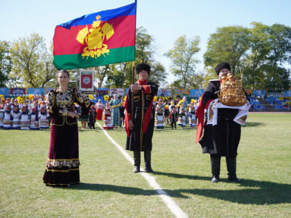 Депутаты поздравили жителей Лабинского района с 99-летием района и Днем рождения города Лабинска, которому исполнилось 182 года