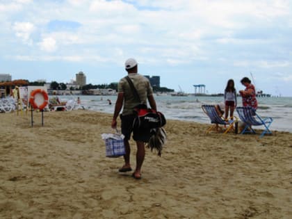 Роспотребнадзор призывает не покупать чурчхелу на пляжах