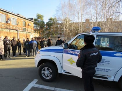 Усть-лабинские полицейские пригласили к себе студентов соцпедколледжа