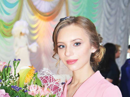 Кристина Гузий, стобалльница ЕГЭ-2019 Павловского района стала студенткой университета информационных технологийй