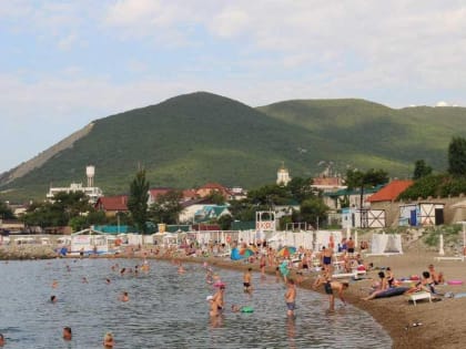 Миллионы рублей на скульптуры гигантских улиток и обустройство пляжа получили новороссийские предприниматели