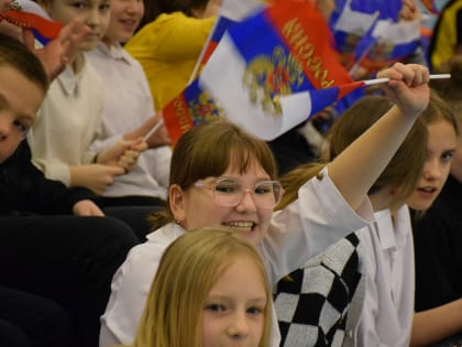 Традиционные соревнования по подвижным играм объединили подростков из всех сельских поселений в спорткомплексе «Юность» 20 февраля