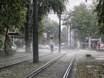 В Краснодаре ликвидируют последствия залпового ливня