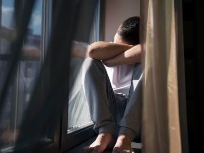 Зависимость и семья: Как алкоголизм и наркомания влияют на близких