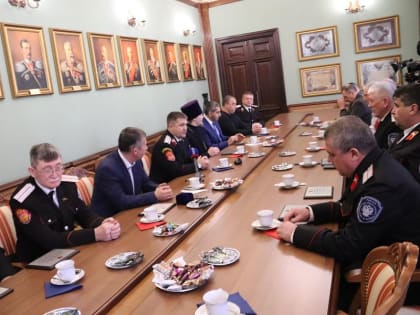 На Кубани наградили казаков и общественников за активное участие в сборе и доставке гуманитарной помощи в зону СВО