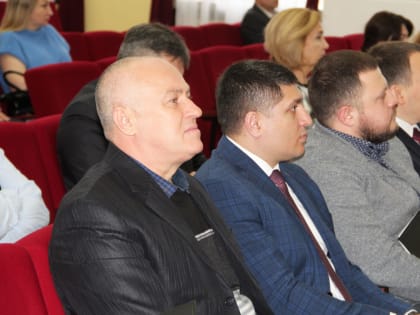 Районные депутаты ознакомились с реализацией главных муниципальных программ