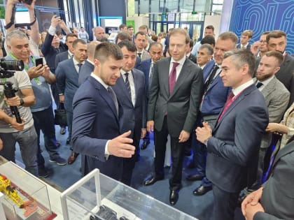 Денис Мантуров оценил результаты работы по восстановлению вагоностроения в Краснодарском крае