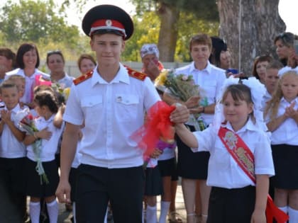 В Крымском районе прошли торжественные линейки, посвященные Дню знаний