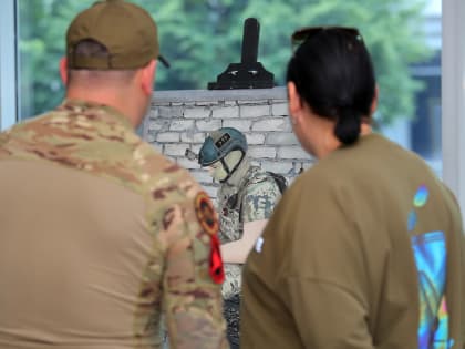 В Краснодаре открылась патриотическая выставка «СВОИ»