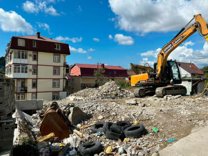 Очередной “самострой” сносят в Хостинском районе Сочи