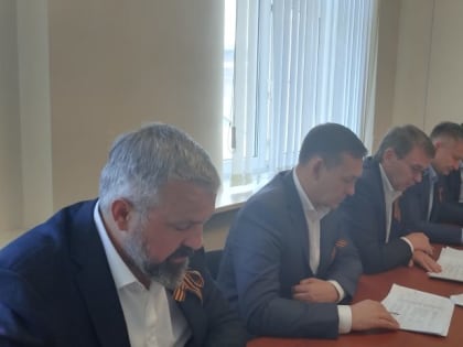 Депутаты избирательного округа «Лазаревский» обсудили предложения избирателей на 2025 год