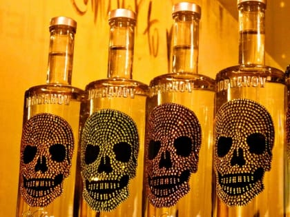 Инфекционист рассказала, в каких случаях крепкий алкоголь защищает от вирусов и бактерий