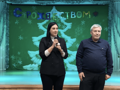 Кубанские активисты «Надежды России» и КПРФ поздравили воспитанников детского дома со старым Новым годом