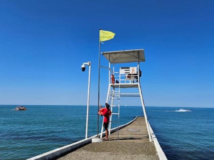 В Сочи пляжи возобновили работу после удара стихии