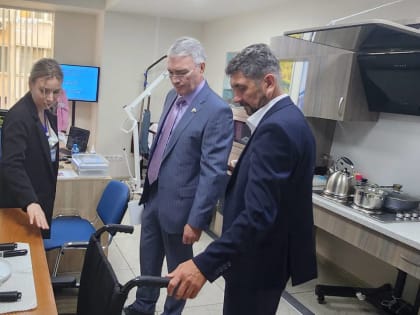 Эдуард Кузнецов посетил региональный филиал Фонда «Защитники Отечества»