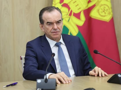 Вениамин Кондратьев доложил Виталию Савельеву о завершении строительства временной подъездной дороги к корме танкера «Волгонефть 239»