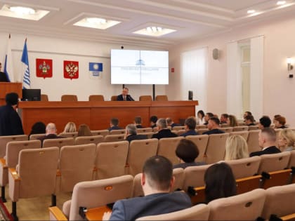 Глава Геленджика провел расширенное планерное совещание