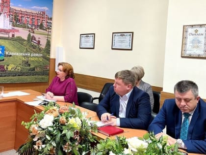 Жители сельских поселений обратились к главе района за решением проблем ЖКХ
