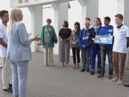 НА СМОТРОВОЙ ПЛОЩАДКЕ У СТЕЛЛЫ «НОВОРОССИЙСК» УСТАНОВИЛИ 15-ЫЙ «ИНФОТАБ»