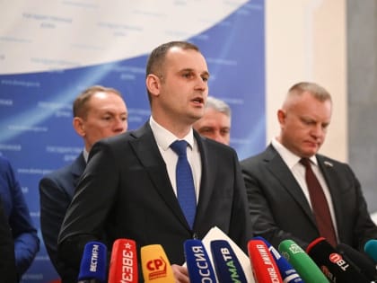 Медосмотр мигрантов должен проводиться только в государственных клиниках, ‒ Леонов