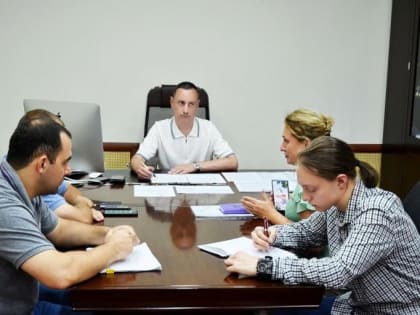 Депутат ЗСК Виктор Тепляков провел личный прием граждан в Сочи