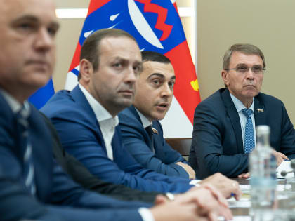 Глава Сочи Алексей Копайгородский провел рабочую встречу с территориальной депутатской группой Центрального района