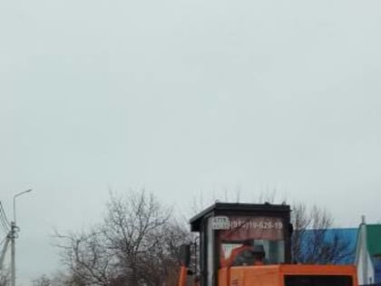 Погодные окна позволили службам городского хозяйства продолжить комплекс мероприятий по устройству межквартальных проездов в гравийном исполнении