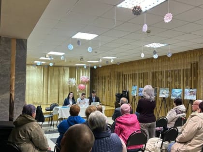 Депутат Городского Собрания Сочи по избирательному округу «Хостинский» София Минина провела встречу с жителями микрорайона Кудепста.