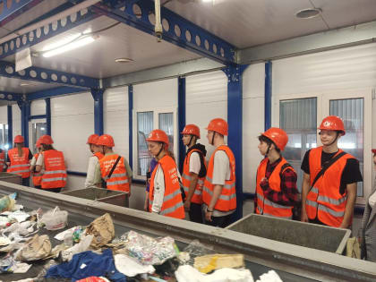 Студенты технического колледжа посетили экскурсию по полигону «Мусороуборочной компании»