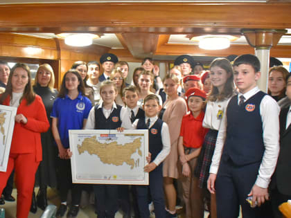 Гран-при чемпионата по скоростной сборке спилс-карт разделили между собой две команды учебных заведений Новороссийска