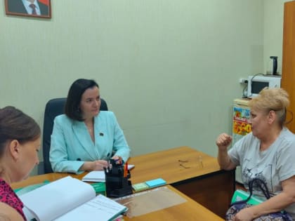София Минина провела первый прием граждан в Хостинском районе